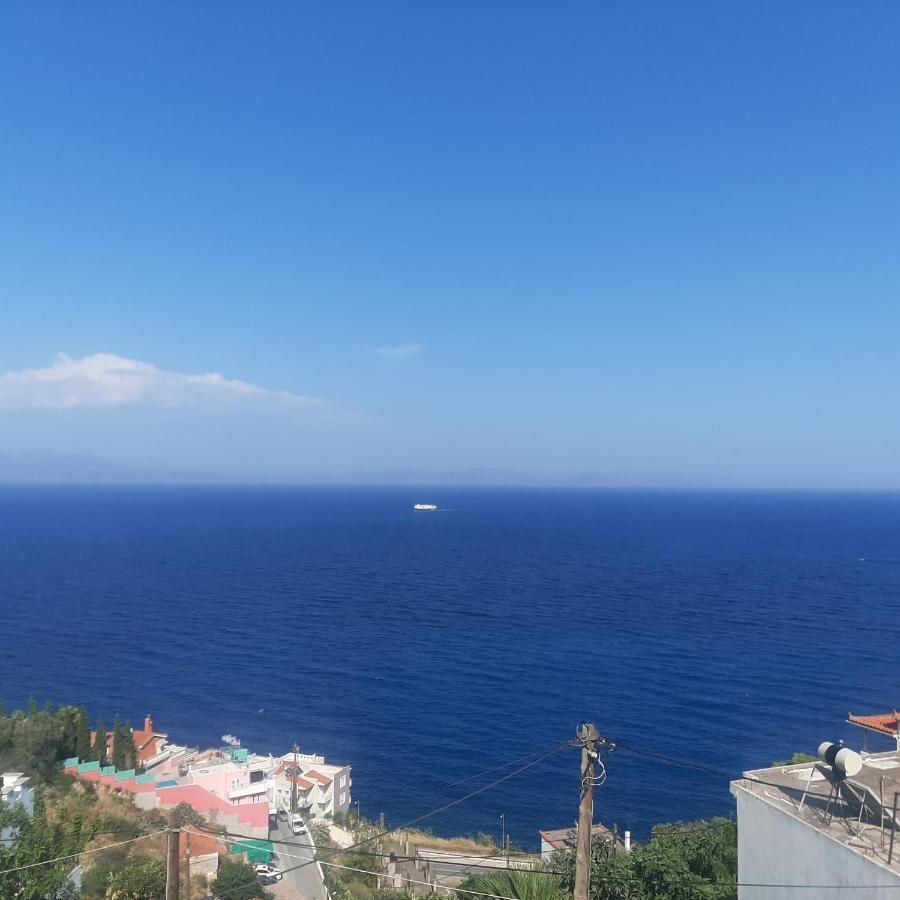 Αquaview Apartment Gytheio Exterior foto